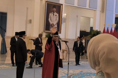 Di Hadapan Prabowo, Adies Kadir Baca Sumpah Jabatan Jadi Hakim MK