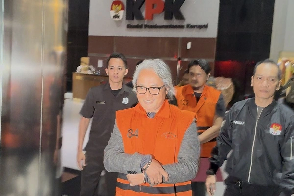 Pakai Rompi Tahanan KPK, Kepala KPP Banjarmasin Mulyono Akui Terima Suap