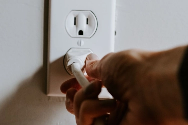 Waspadai Sengatan Listrik, Ini Protokol Aman Saat Banjir