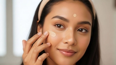 Kenapa Sunscreen Perih di Mata? Ini Penyebab dan 5 Rekomendasi yang Aman Dipakai