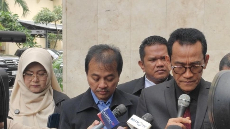Roy Suryo Cs Desak Polda Metro Bongkar Bukti Ijazah Palsu Jokowi, Kombes Budi: Dibuka di Persidangan