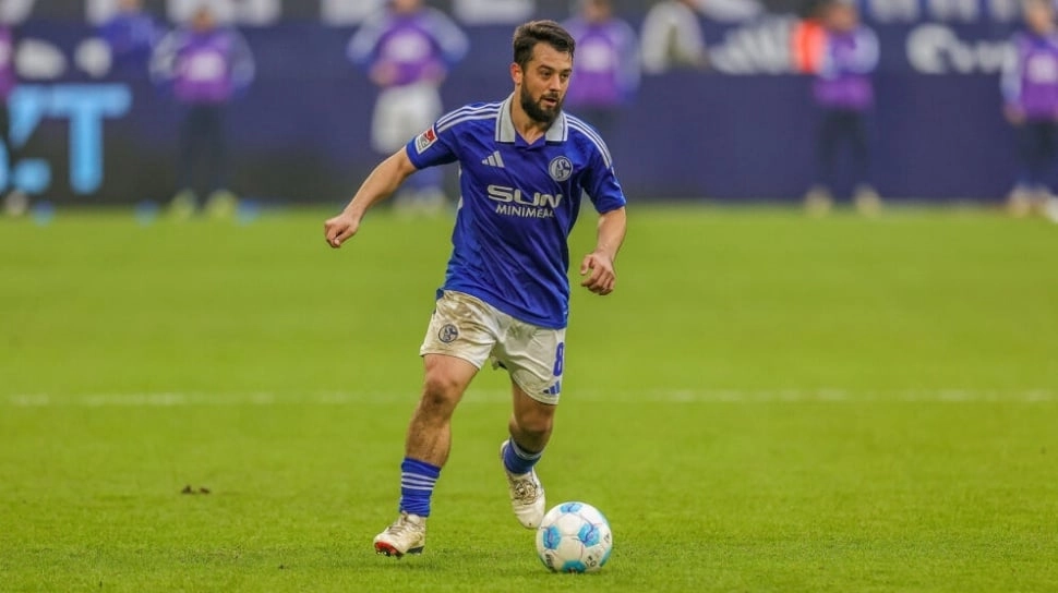 Amin Younes Pilih Bertahan di FC Schalke 04, Fokus Bantu Promosi ke Bundesliga