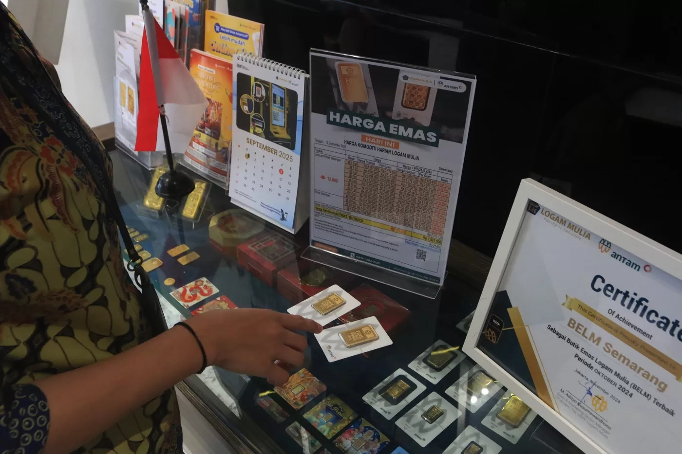 Harga Emas Antam Sepekan, Turun Rp 107.000 Jadi Rp 2.920.000 per Gram