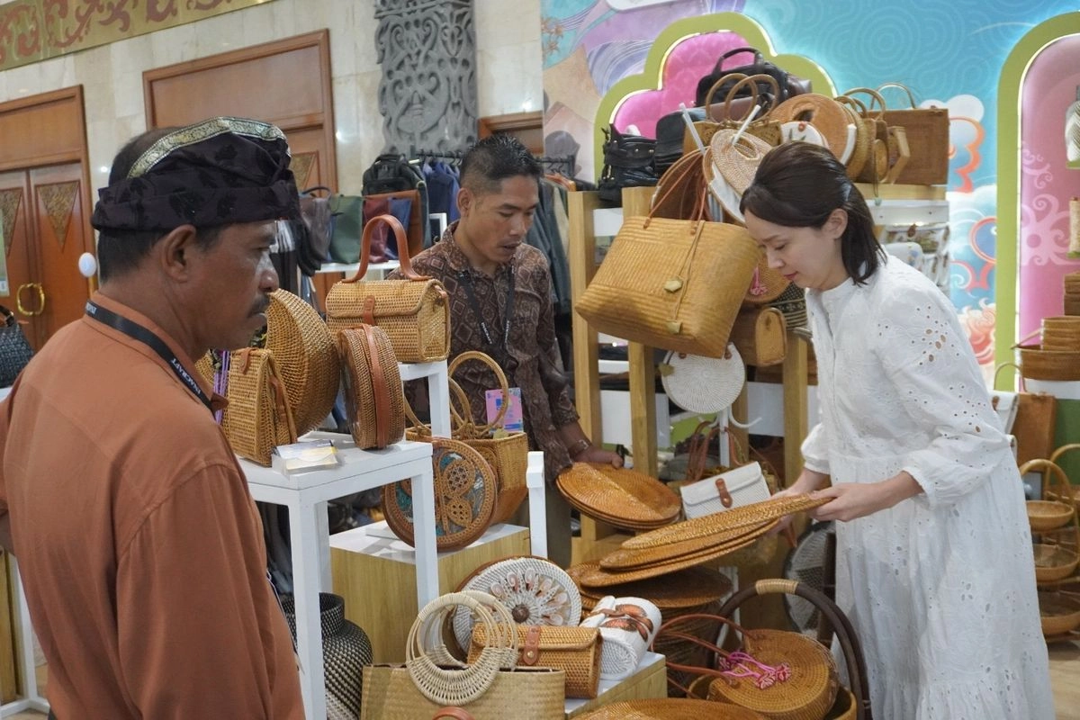 Digemari Pembeli Asing hingga Tembus Transaksi Miliaran, UMKM Binaan Pertamina Laris Manis di Inacraft 2026