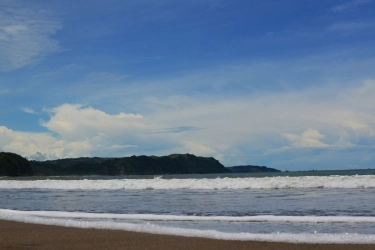 Kronologi Wisatawan Terseret Ombak di Pantai Sine Tulungagung, Satu Hilang