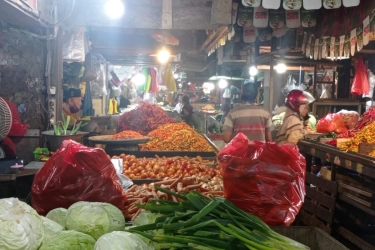 Survei Indikator: Warga Keluhkan Harga Bahan Pokok hingga Penyediaan Lapangan Kerja di Era Prabowo