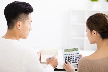 Tantangan Generasi Sandwich Menabung untuk Menikah di Tengah Biaya Hidup Tinggi