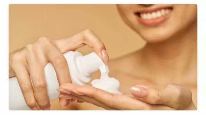 Gimana Sih Cara Atasi Jerawat karena PCOS? Salah Satunya Gunakan Sabun Wajah yang Lembut