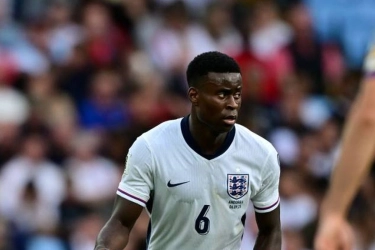 Bek Man City Tak Bantah Dirinya Layak Dikartu Merah karena Langgar Salah