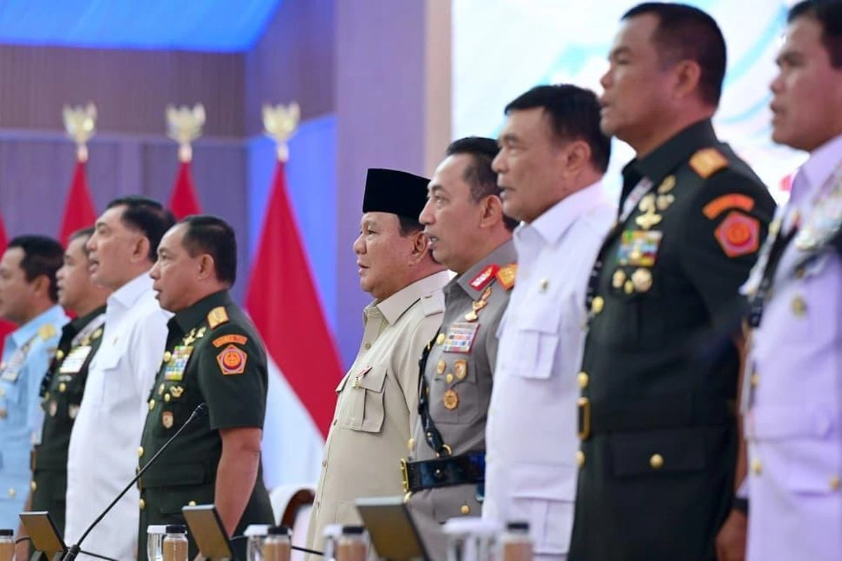 Momen Prabowo Berikan Taklimat ke Personel TNI-Polri di Istana