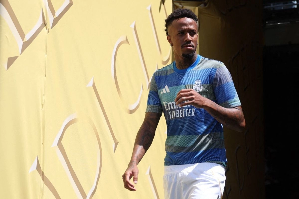 Real Madrid Pertimbangkan Lepas Eder Militao ke Man United