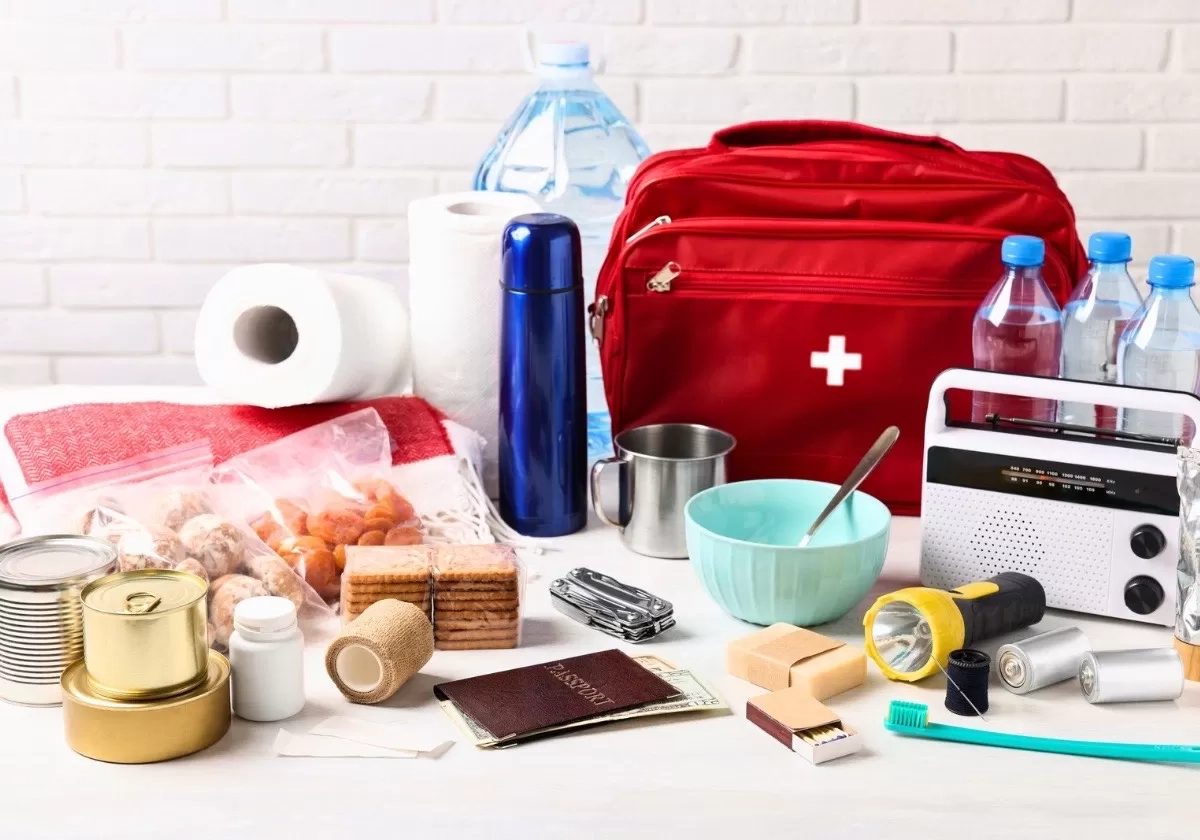 7 Produk Mobil Ini Bisa Menyelamatkan Kamu dari Masalah di Jalan, dari Emergency Kit hingga Segitiga Pengaman