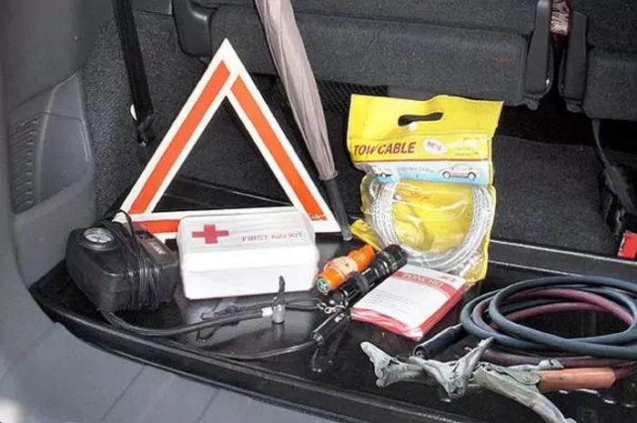 Sering Diabaikan, Ini 10 Barang Penting yang Harus Ada di Bagasi Mobil