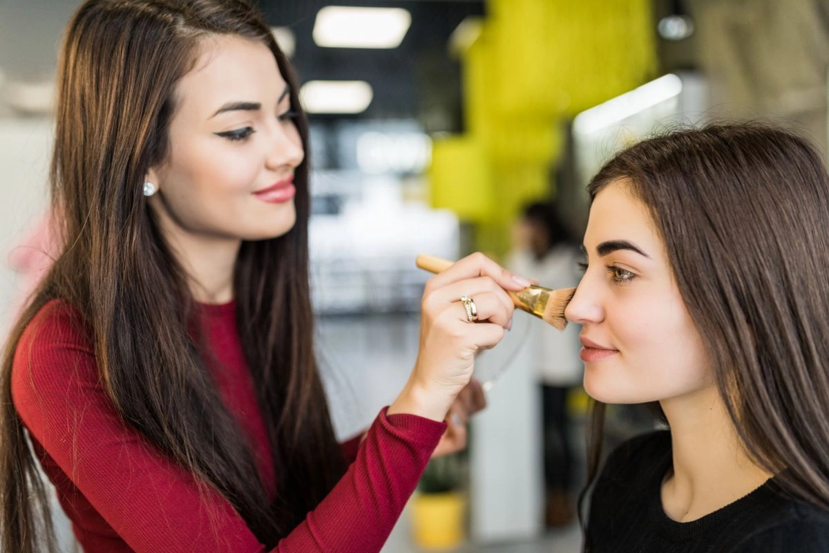 Cara Membersihkan Kuas Makeup dengan Benar agar Bebas Jerawat