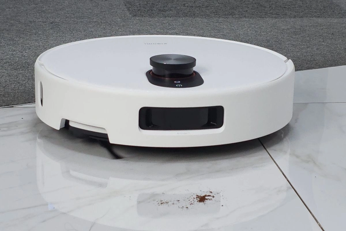 Saya Tes Xiaomi Robot Vacuum 5, Hasilnya Cocok Buat yang Capek Ngepel Manual