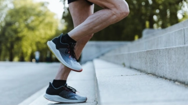 Bolehkah Mengeringkan Sepatu di Mesin Cuci? Ini 3 Rekomendasi Sepatu yang Kuat dan Awet