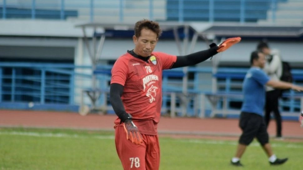 Tak Menemukan Kiper Bagus, Cerita Persib Panggil Lagi Pemain yang Sudah Pensiun