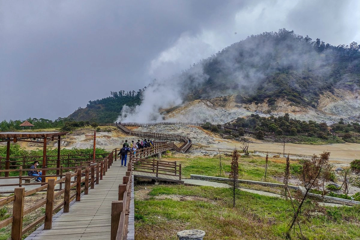 7 Pilihan Wisata Dieng, dari Pemandian Air Panas sampai Bukit Panorama