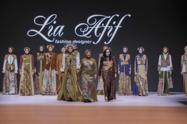 Keagungan Batik Tanahan dalam Koleksi Baju Muslim Karya Lia Afif