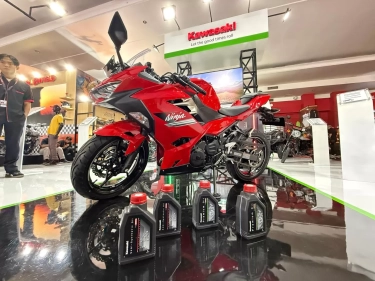 Kolaborasi Motul - Kawasaki di IIMS 2026 Bikin Performa dan Perawatan Botor Optimal