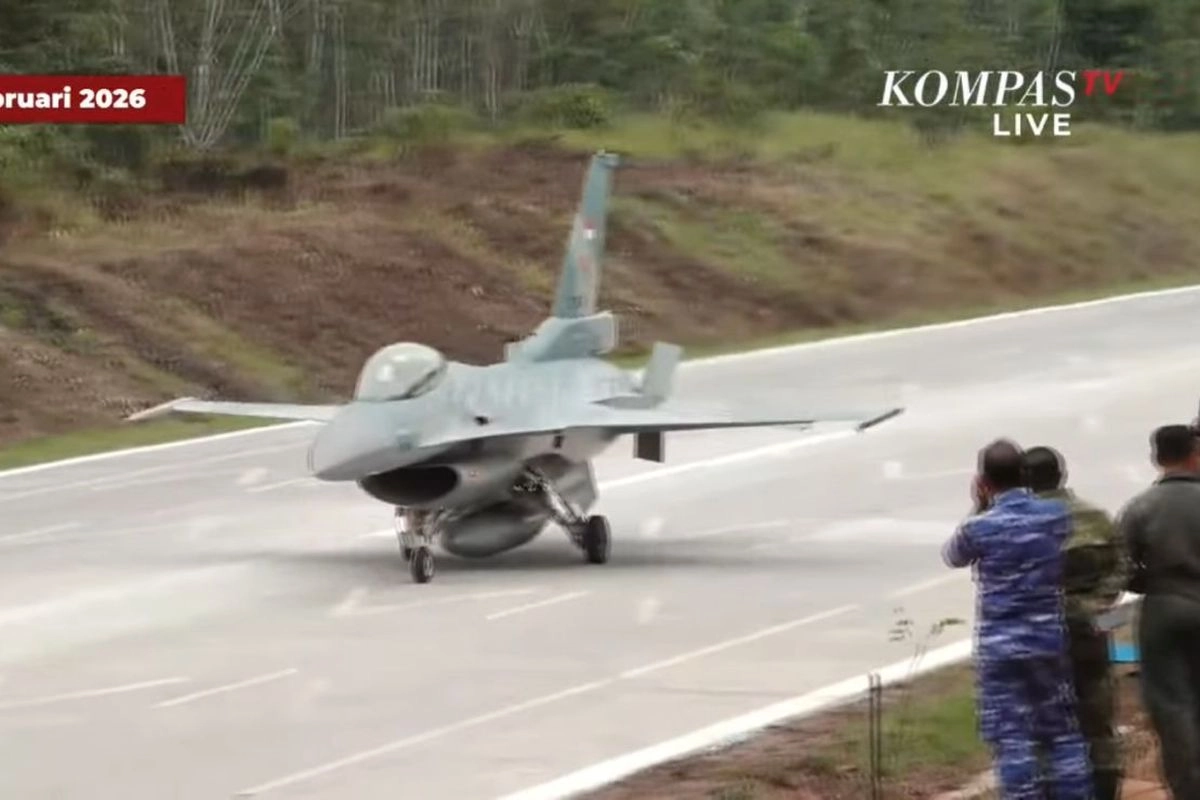 Suksesnya Jet Tempur F-16 Mendarat di Tol Terbanggi Besar–Kayu Agung