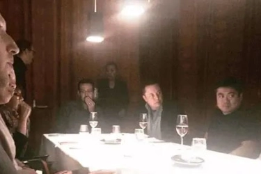 Tersebar Foto Makan Malam Epstein dan Bos Teknologi, Ada Mark Zuckerberg