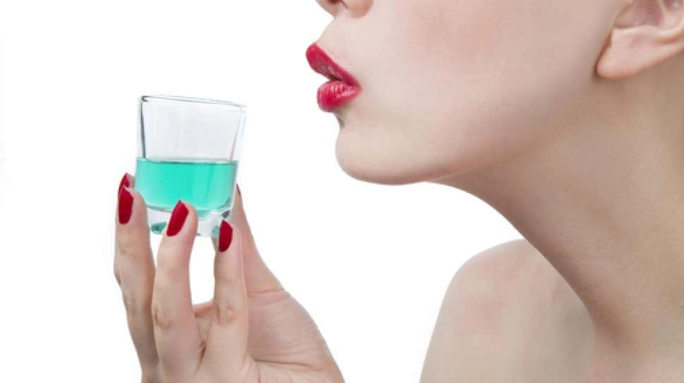 6 Rekomendasi Obat Kumur saat Puasa, Napas Segar Hilangkan Bau Mulut