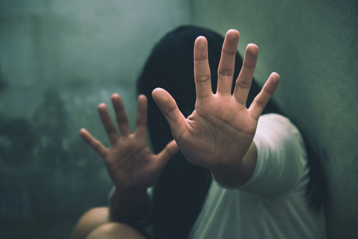 5 Cara Menyembuhkan Trauma Pasca Pelecehan Seksual seperti Kasus Mohan Hazian
