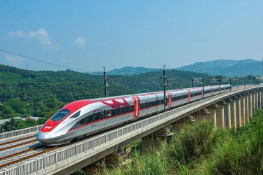 Diskon Tiket Kereta Cepat Whoosh hingga Rp 100.000, Pakai Kode Promo Ini