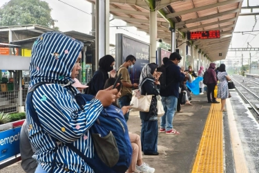 KAI Prediksi Penumpang KRL Mencapai 2 Juta Orang Per Hari pada 2030