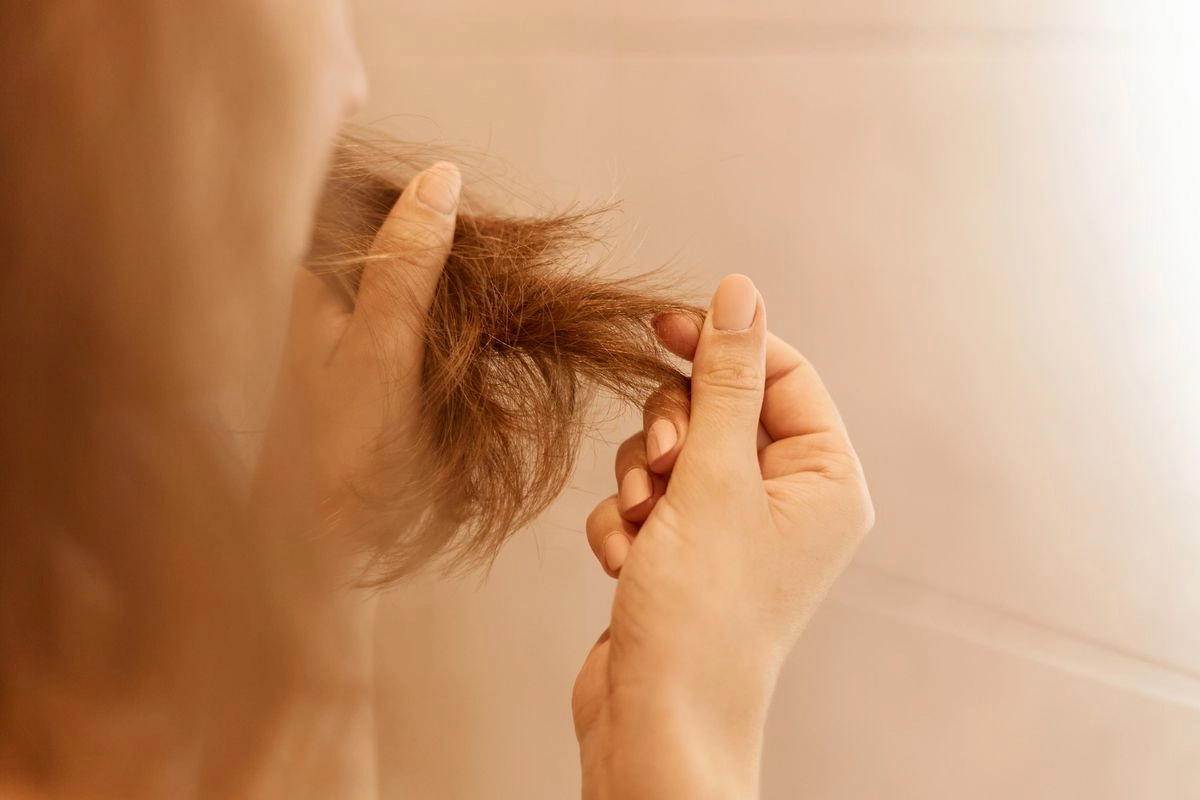 Rambut Rusak akibat Diwarnai Perlu Waktu Pulih, Hindari Kesalahan Ini