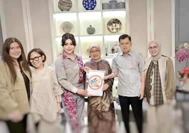 JK Apresiasi Kiprah Global Prof. Deby Vinski, Dorong Indonesia Jadi Pusat Stem Cell Dunia