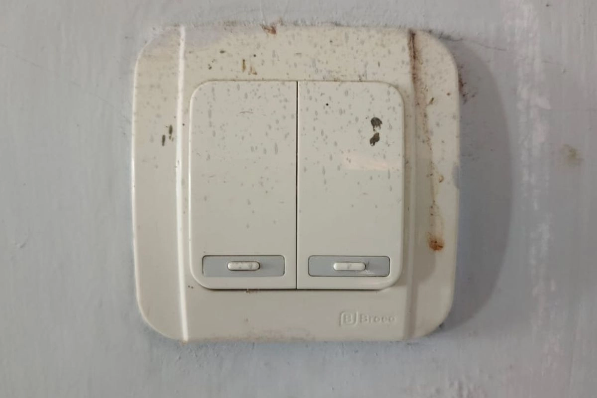 Saklar Berbunyi ''Klik'' Saat Ditekan, Apa Artinya?