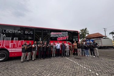 VKTR dan Laksana Uji Coba Bus Listik 12 Meter di Trans Semarang