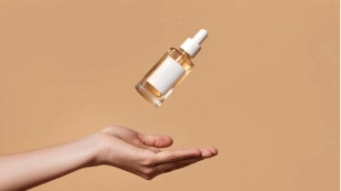 Apakah Retinol Bisa Digunakan Setiap Hari? Cek Aturannya dan 3 Rekomendasi Produk Dosis Rendah
