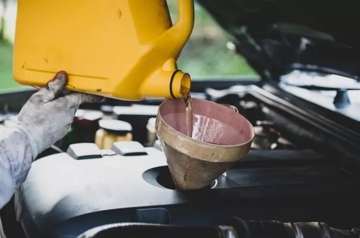 Jangan Salah Pilih, Ini 6 Ciri Minyak Rem Mobil Berkualitas yang Wajib Kamu Tahu