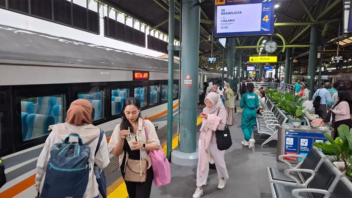 Penumpang Kereta Api Tembus 202.105 Orang di Hari Pertama Libur Imlek 2026