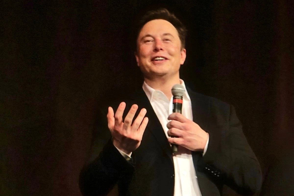 Ambisi Baru Elon Musk, Isyaratkan Proyek Besar di Bulan