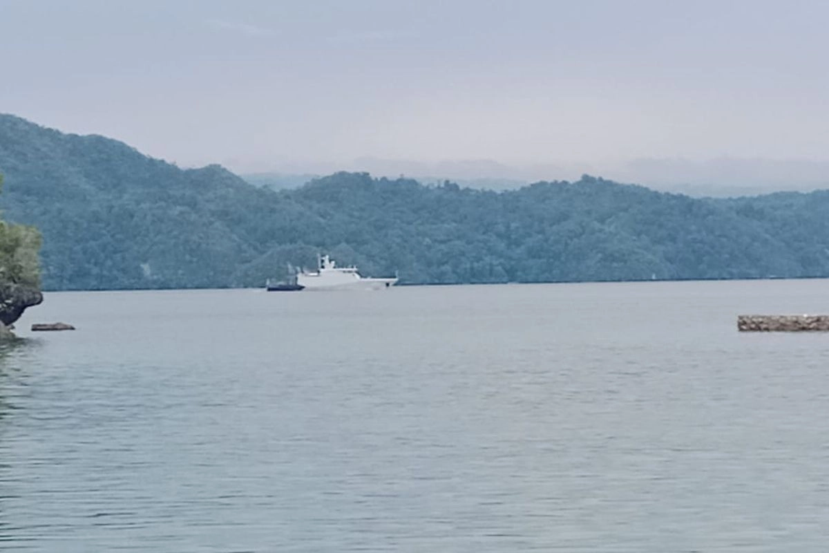 Koarmada III: KRI Gulamah di Arguni Fakfak Berlindung dari Cuaca Buruk