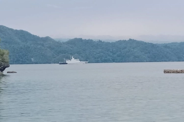 Koarmada III: KRI Gulamah di Arguni Fakfak Berlindung dari Cuaca Buruk