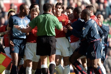 Sejarah 15 Februari 2003: Kening David Beckham Bocor 