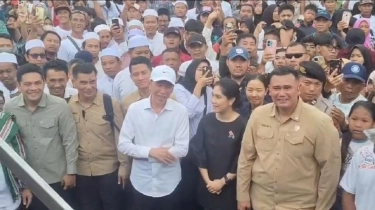 Berkemeja Putih, Jokowi Hadiri Kirab Budaya PSI di Tegal