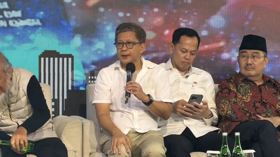 Cerita Rocky Gerung Bantu Prabowo 'Serang Balik' Jokowi lewat Buku Francis Fukuyama