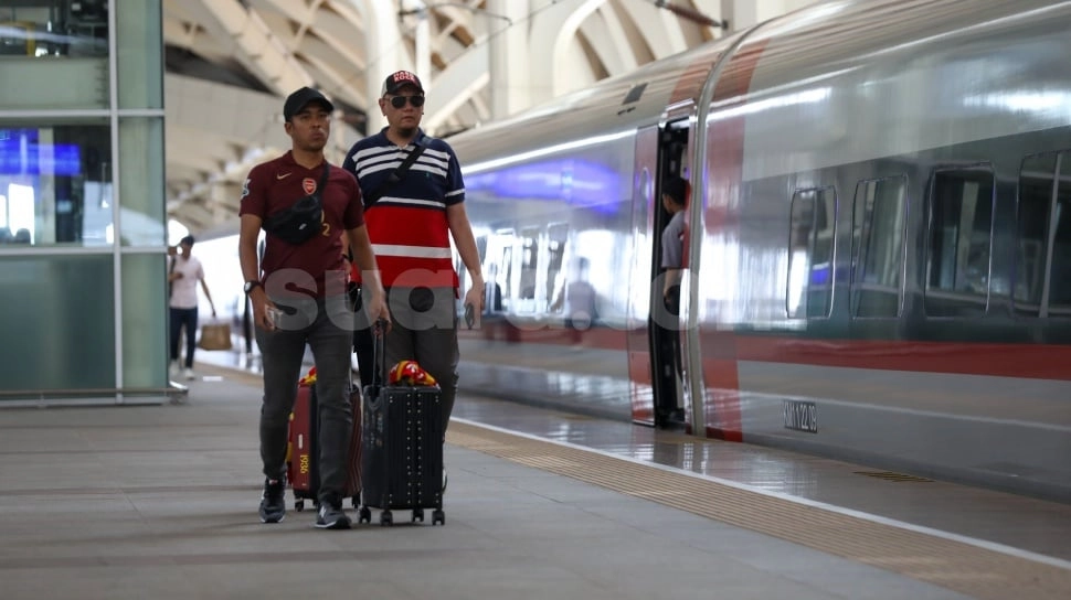 Libur Imlek: Penumpang Whoosh Naik Signifikan hingga 25 Ribu Orang Sehari