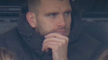 Maarten Paes Cadangan Saat Ajax Libas Tim Justin Hubner