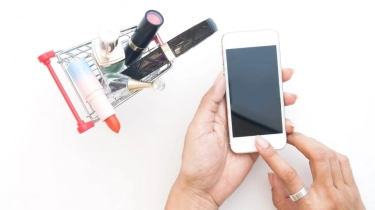 Merayakan Imlek Makin Hemat: Restock Skincare dan Makeup Favorit di Watsons Promo!