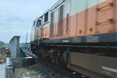 Banjir Rendam 2 Jembatan di Jateng, Jalur KA Gubug–Brumbung Ditutup