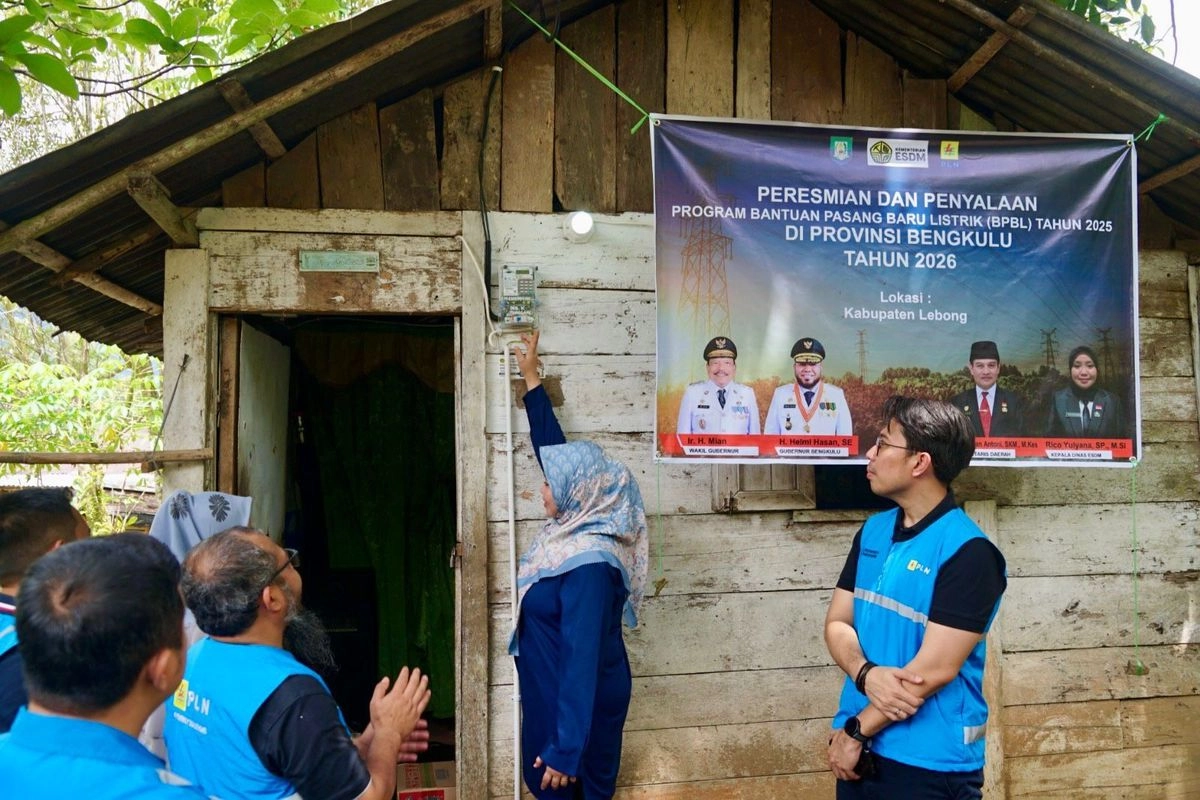 Sinergi PLN dan Kementerian ESDM Hadirkan Listrik bagi 750 Keluarga Prasejahtera di Bengkulu