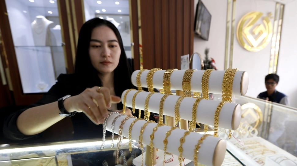 Harga Emas Mulai Tekan Para Pengusaha Perhiasan