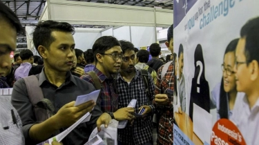Pengangguran Menurun, Tapi 50 Persen Tenaga Kerja Masih 'Salah Kamar'
